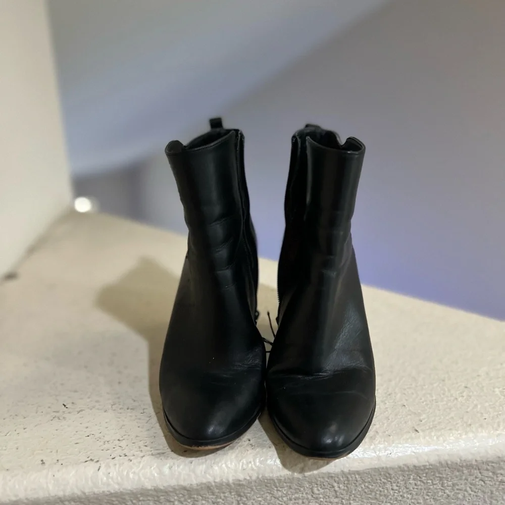 Coach Jemma Boot women Size 7 B Black Leather Bootie High Heel Elegant Chic